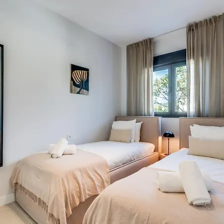 Aranya - Stylish 2br Apt. With Pool View Estepona