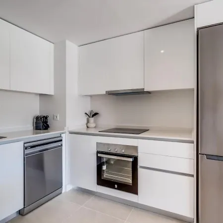 Apartment Aranya - Stylish 2br Apt. With Pool View *