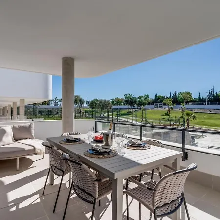Apartment Aranya - Stylish 2br Apt. With Pool View *