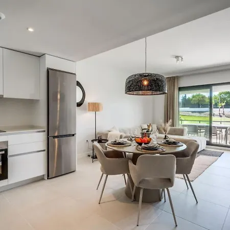 Aranya - Stylish 2br Apt. With Pool View *