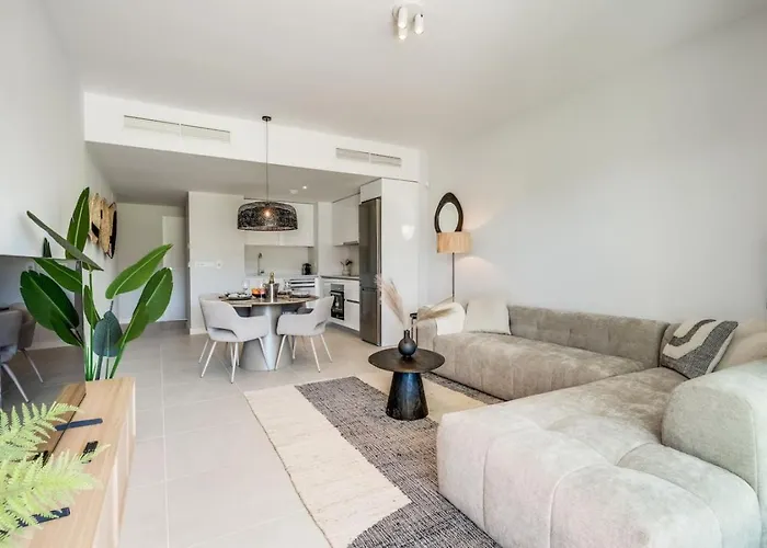 Ultimate - Aranya - Stylish 2br With Pool View Appartement