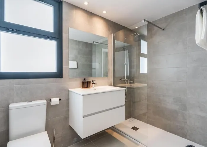 Ultimate - Aranya - Stylish 2br With Pool View Appartement *